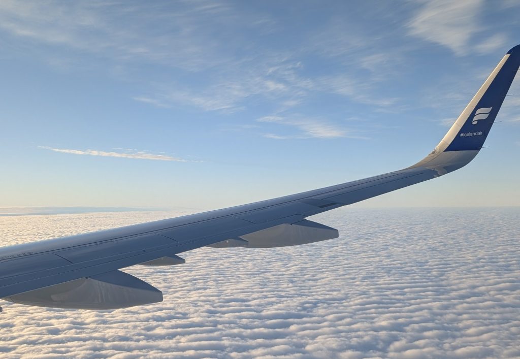Flying-Airplane